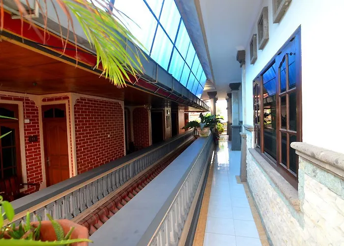 Lori Beach Gasthuis Seminyak